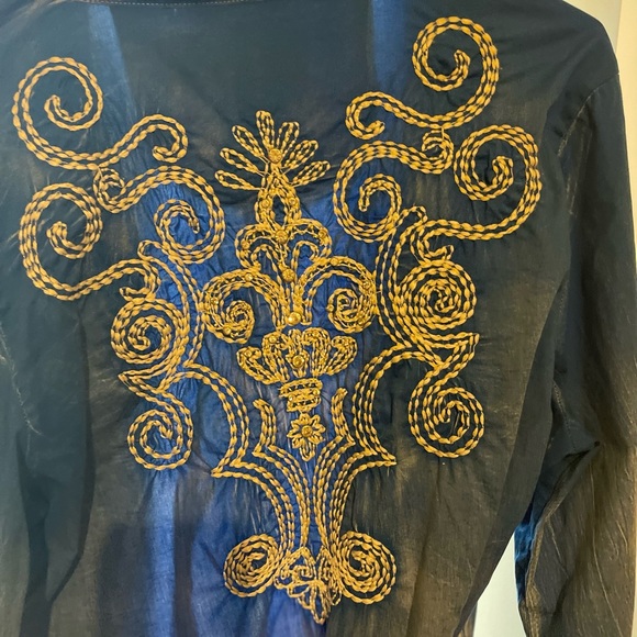 ROAR Embroidered Embellished Fitted Shirt - Picture 6 of 11